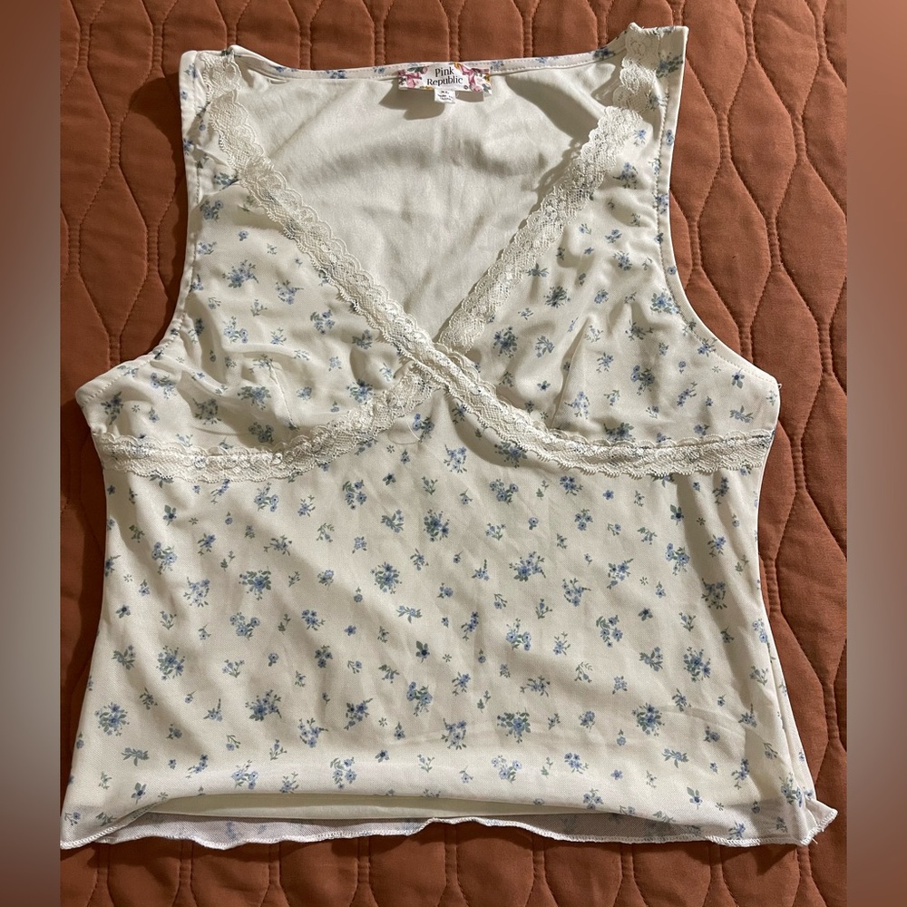 Pink Republic Floral Lace Trim Tank Top